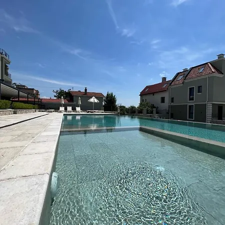 Mediterranea - Luxury With Pool Barbecue Kids-area Varna